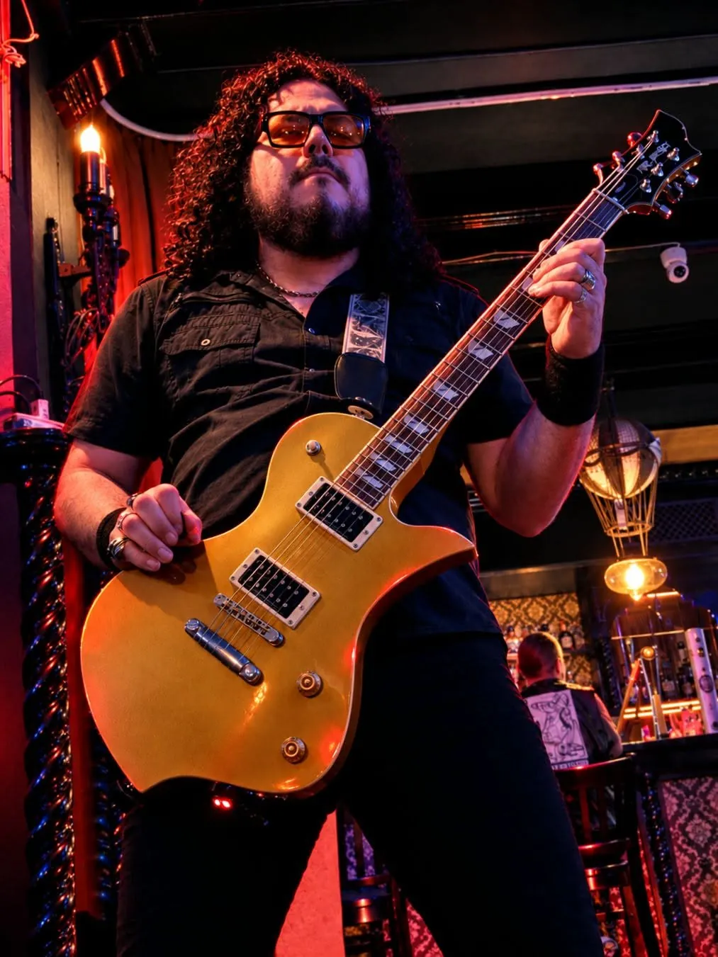 Torke Ross tocando guitarra, videos en Instagram